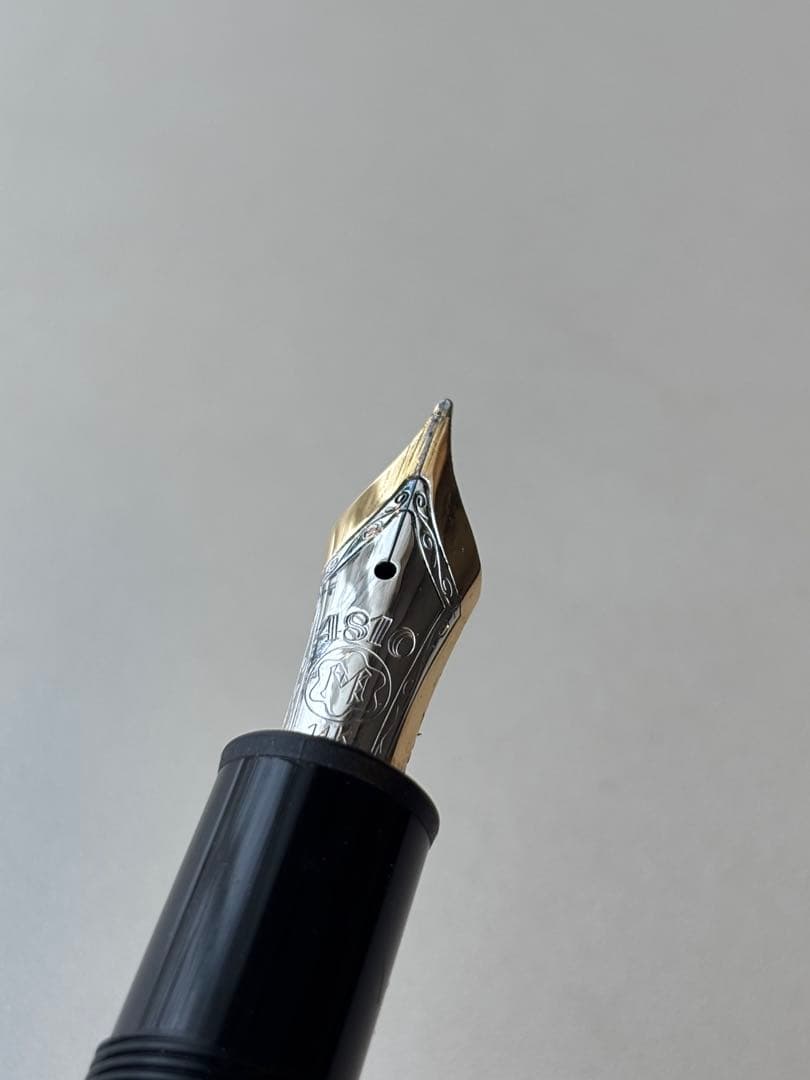 モンブラン マイスターシュテュック ル・グラン 146 万年筆 M 中白　14K