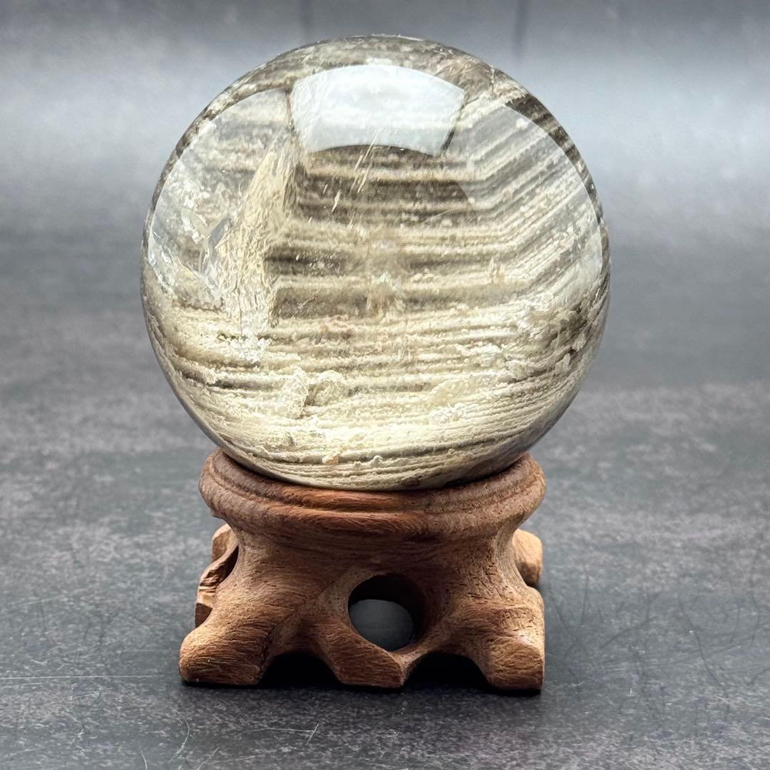 M-30虹入り層状ガーデンクォーツ丸玉 スフィア 庭園水晶 天然石 58.7mm