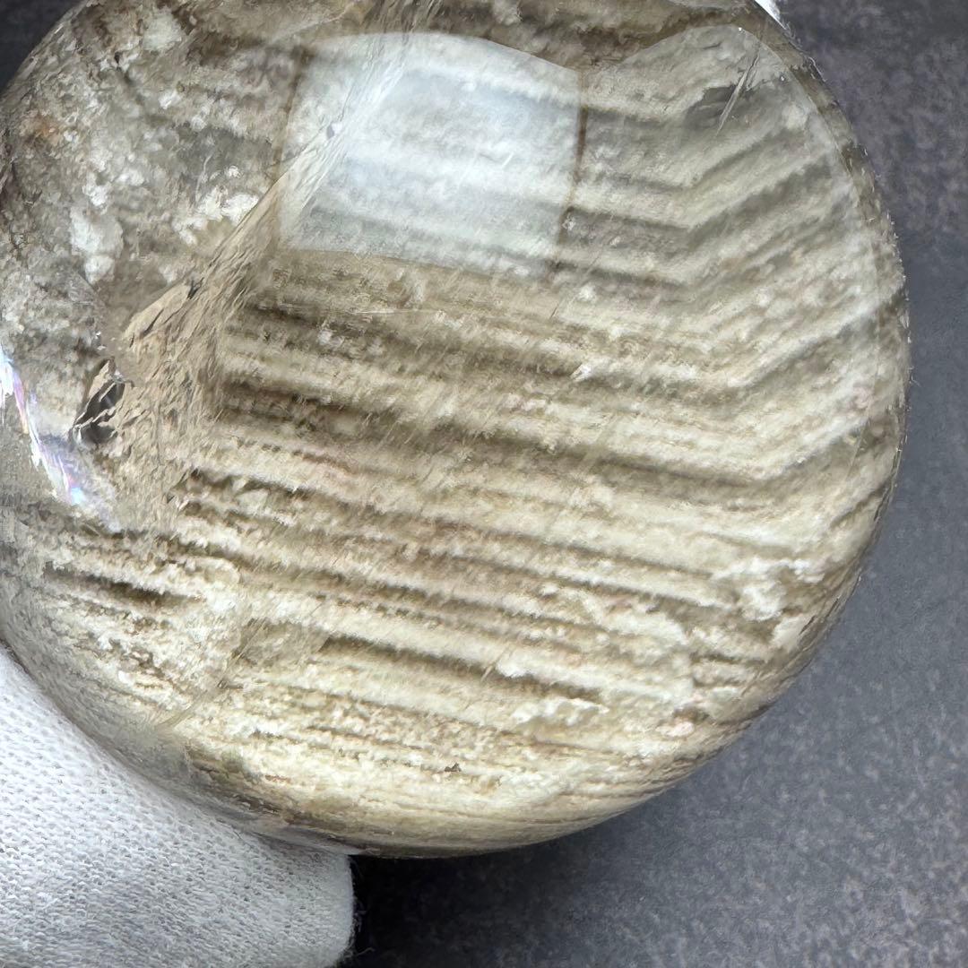 M-30虹入り層状ガーデンクォーツ丸玉 スフィア 庭園水晶 天然石 58.7mm