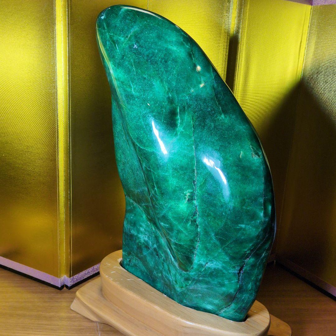 翡翠 ヒスイ 特大 約11.6kg 天然石 自然石 水石 木製専門台座付き