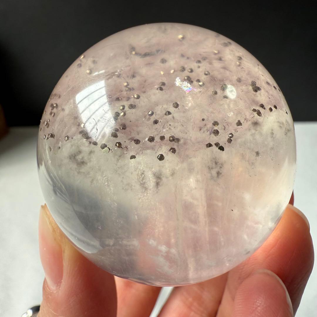 天然石パイライト共生フローライトのスフィア　丸玉　置物NO.020615