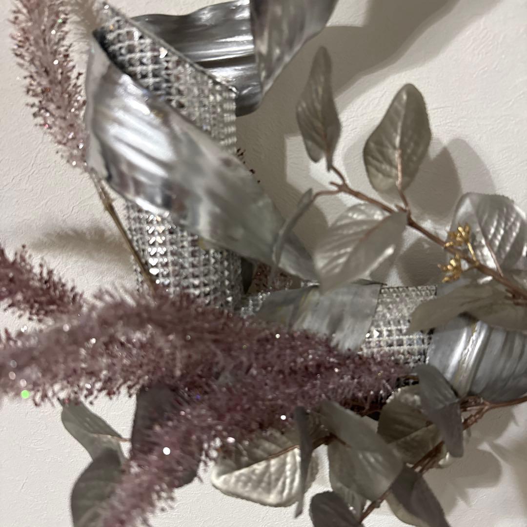 シルバーリボンのアーティフィシャルフラワーリース