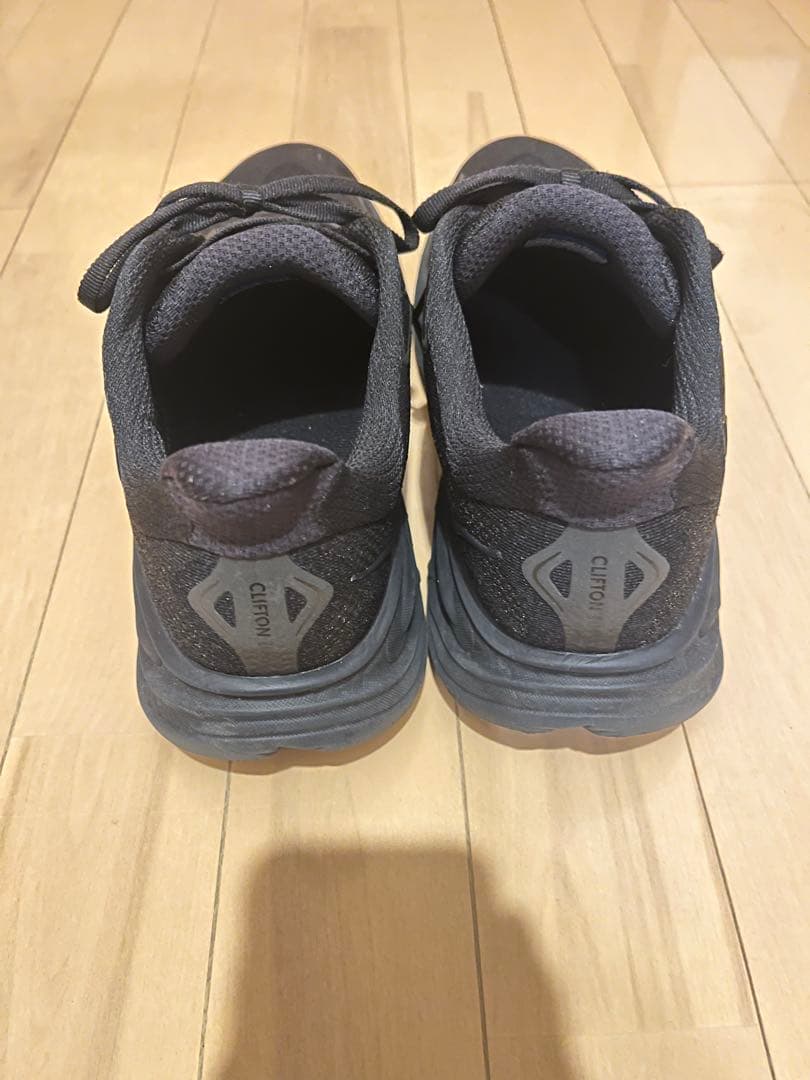 Hoka クリフトン10 トリプルブラック