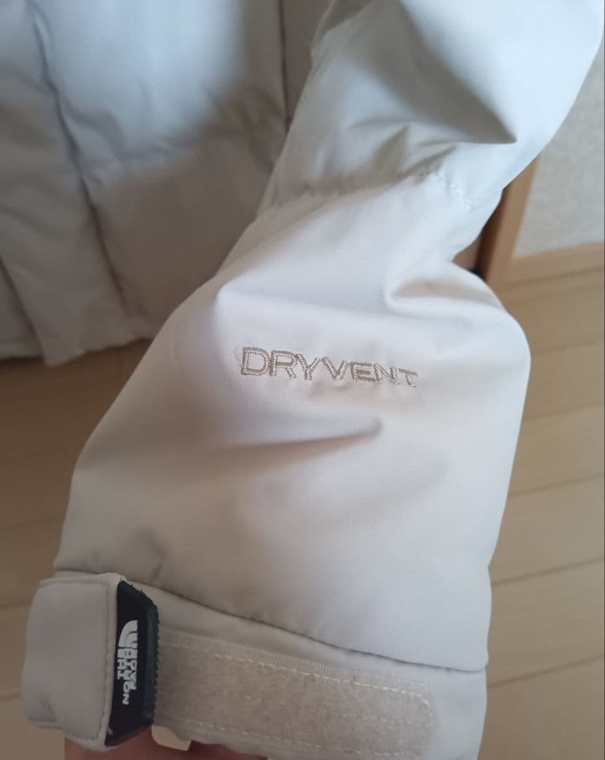 ノースフェイス CHALLENGE AIR DOWN XS ベージュ