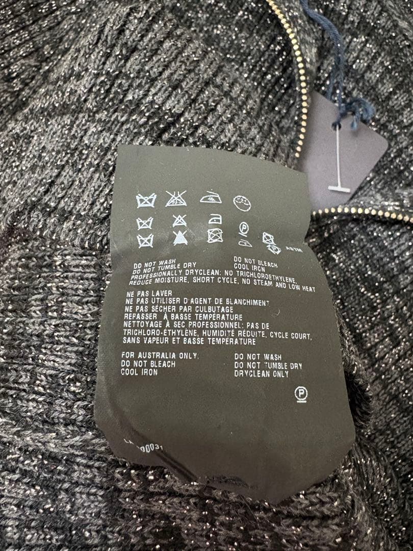 プラダ　トップス