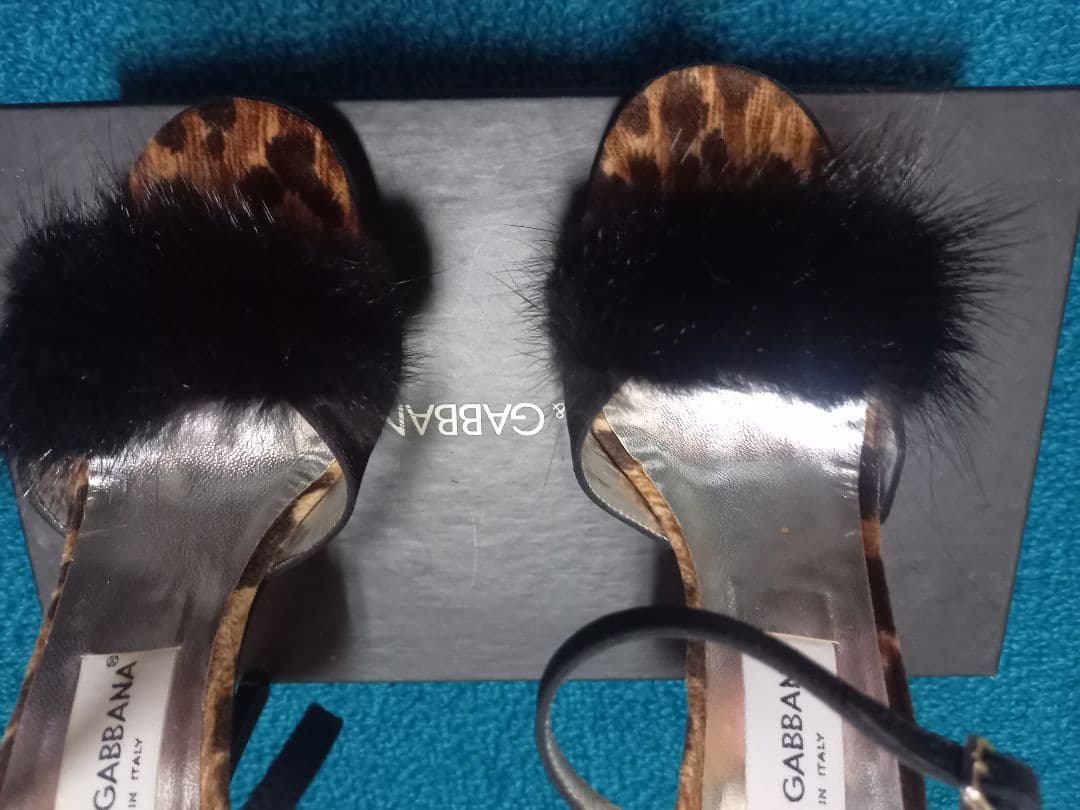 Dolce & Gabbana ミンク付きサンダル