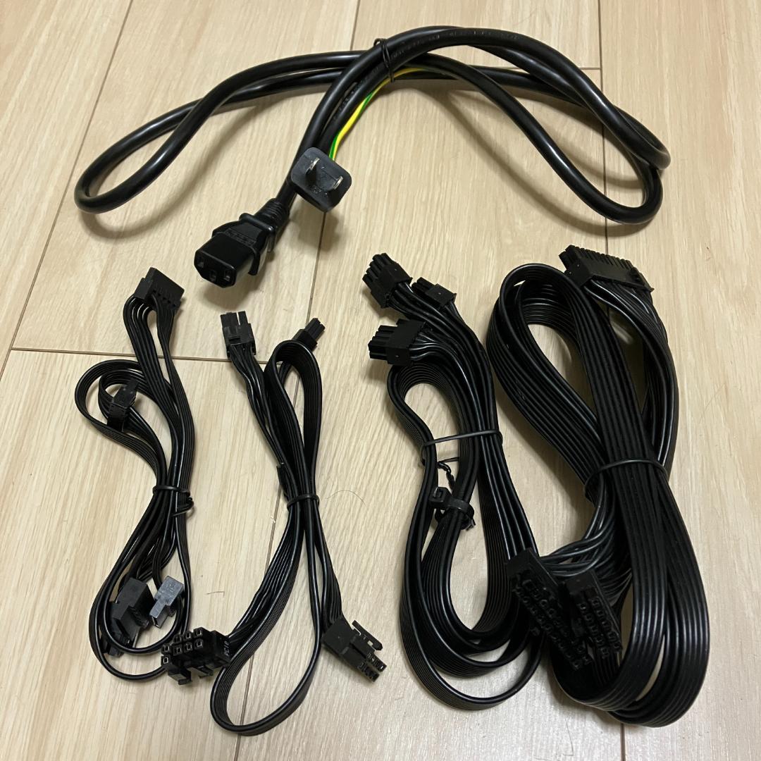 Thermaltake 80PLUS PLATINUM 1200W電源・オマケ付