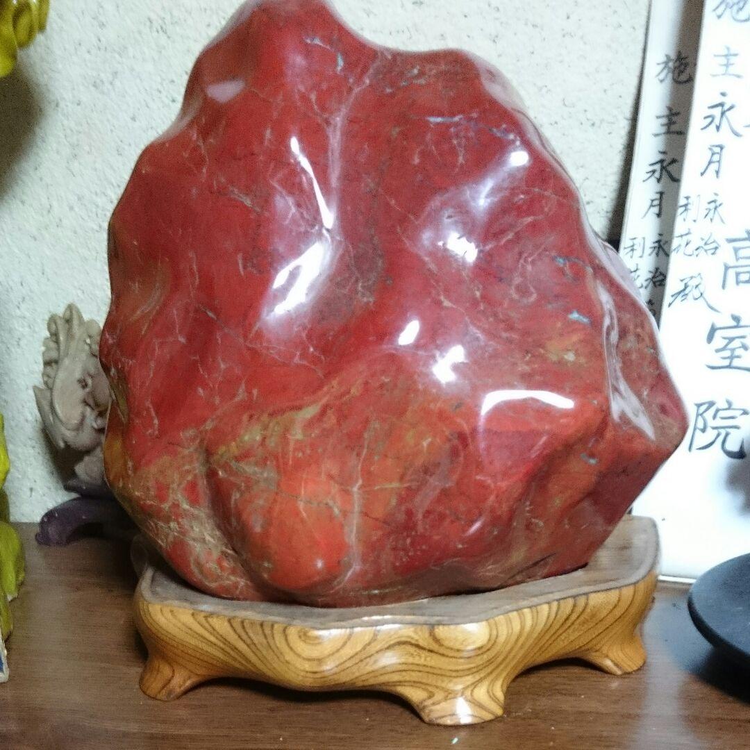 信楽焼、室町紐巻作下駄バキ、松灰釉端反壺貫乳入、石噛み菩薩像が映る