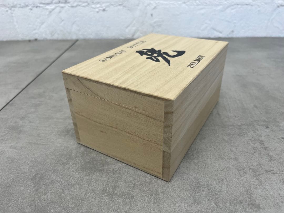 未使用品 サムライボトル兜 ボトルキャップ 「伊達政宗」 戦国時代 英雄 桐箱