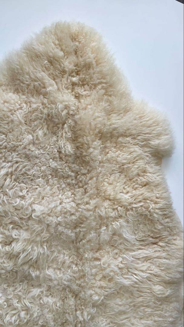 羊毛 シープスキンラグ　毛足の長さミディアムタイプ