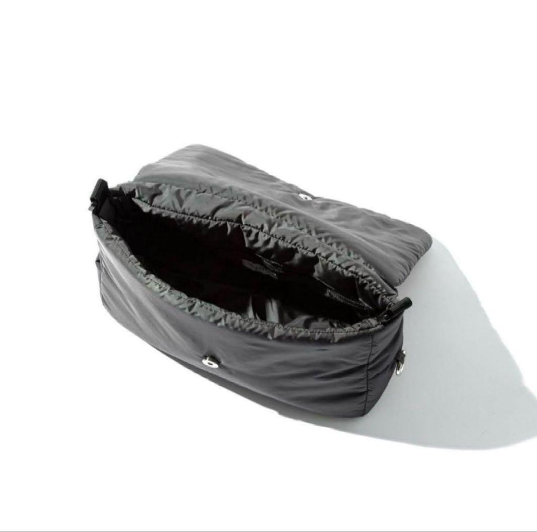 バッグ CLESSTE PADDED FLAP HOLIDAY BAG