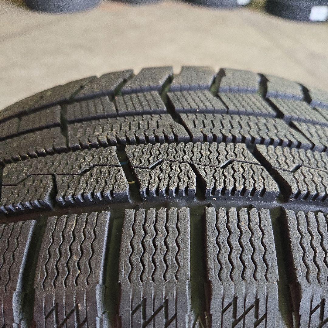 225/45R18 スタッドレスタイヤ 4本セット