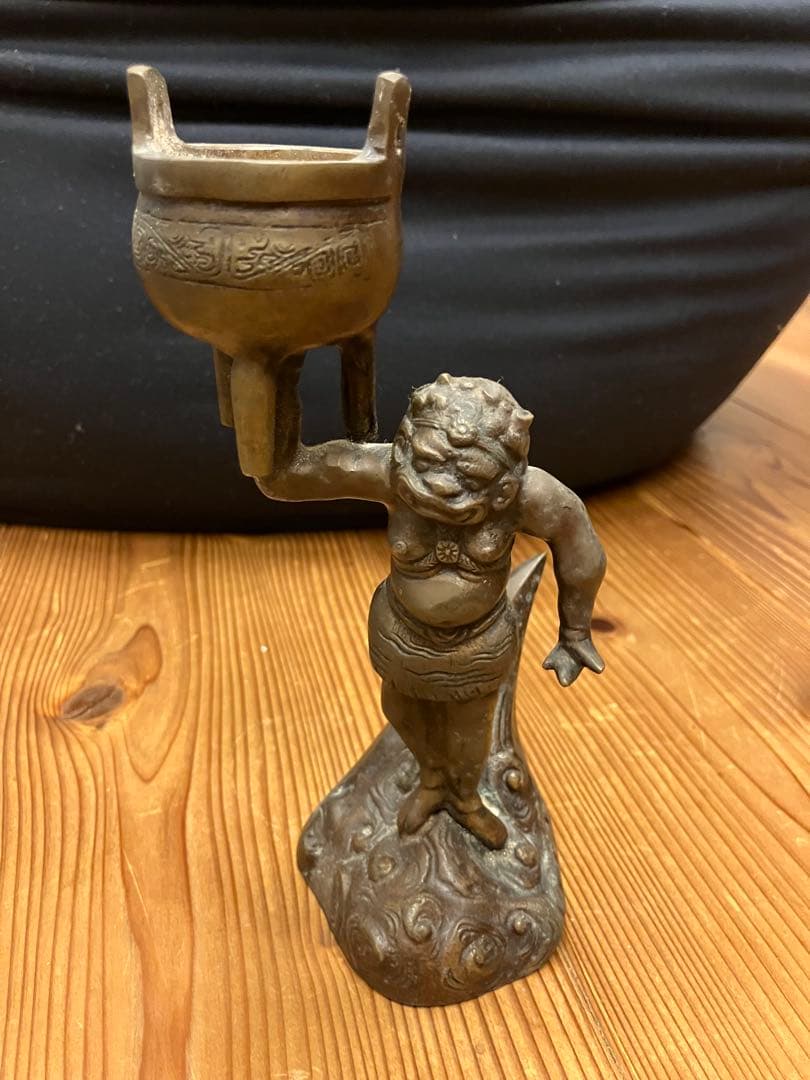 珍品　鬼型 香炉　台付　銅製 彫刻 置物 開運 風水 骨董 古美術 アンティーク