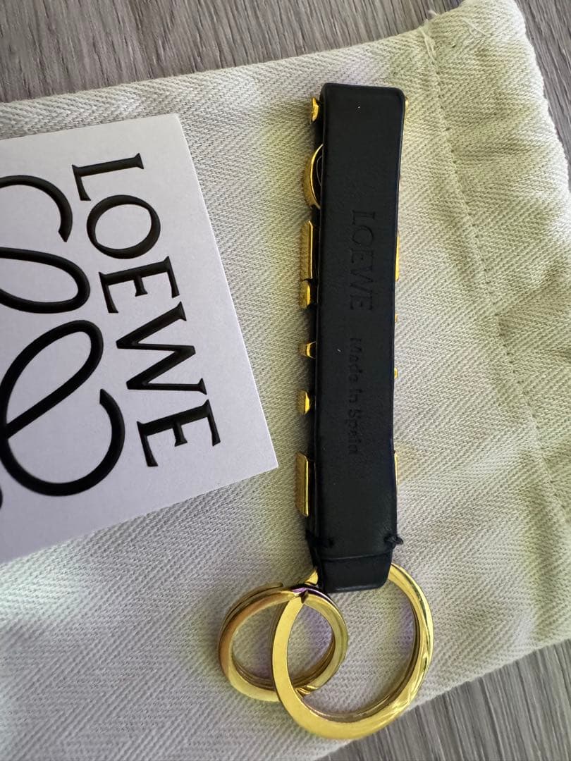 LOEWE ロゴ入りキーホルダー ブラック/ゴールド