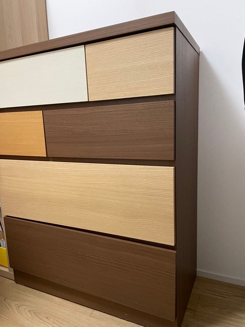 ニトリ　カレナ