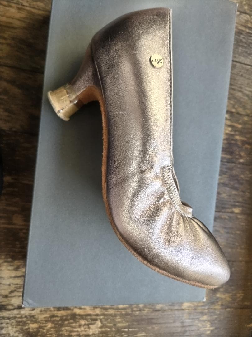 メタリックゴールド ダンスシューズ 女性用