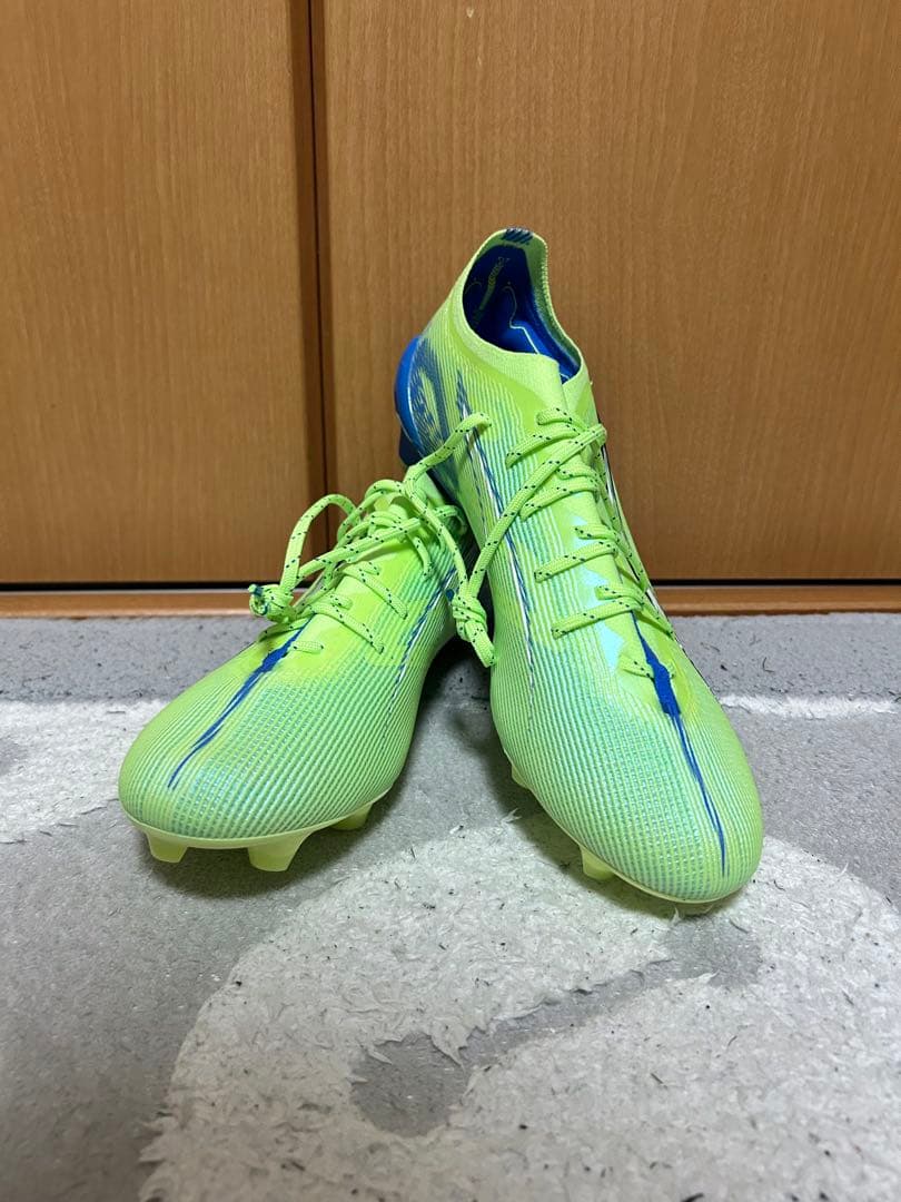 PUMA 蛍光イエロースパイクシューズ