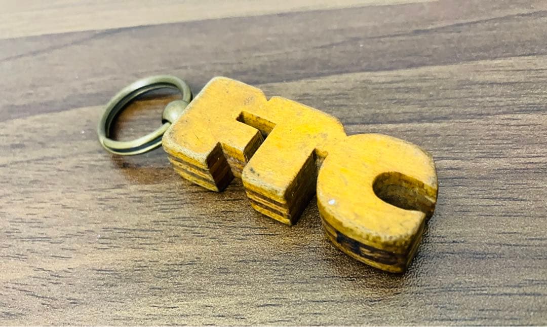 【新春SALE】 haroshi×FTC 廃材スケボーキーホルダーアクセサリー