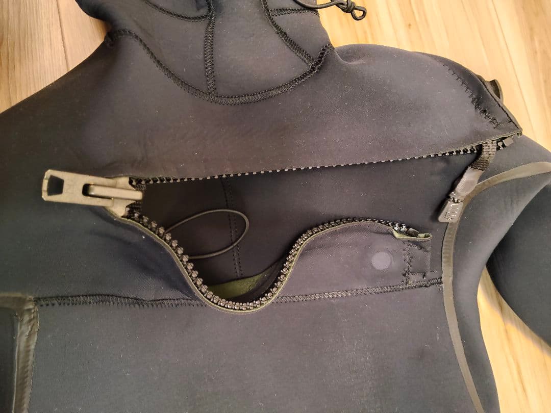 ADELIO 5/4 DELUXE HOODED セミドライ