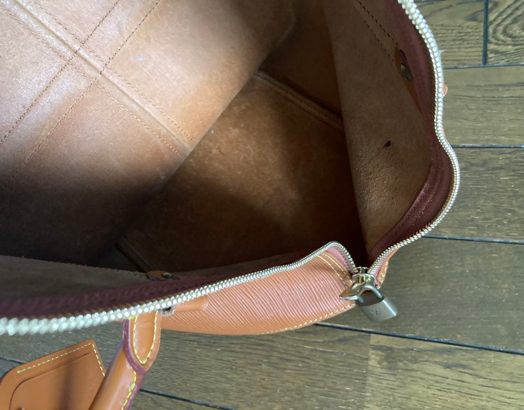 LOUIS VUITTON ルイ ヴィトン エピ キーポル45［ゴールド】