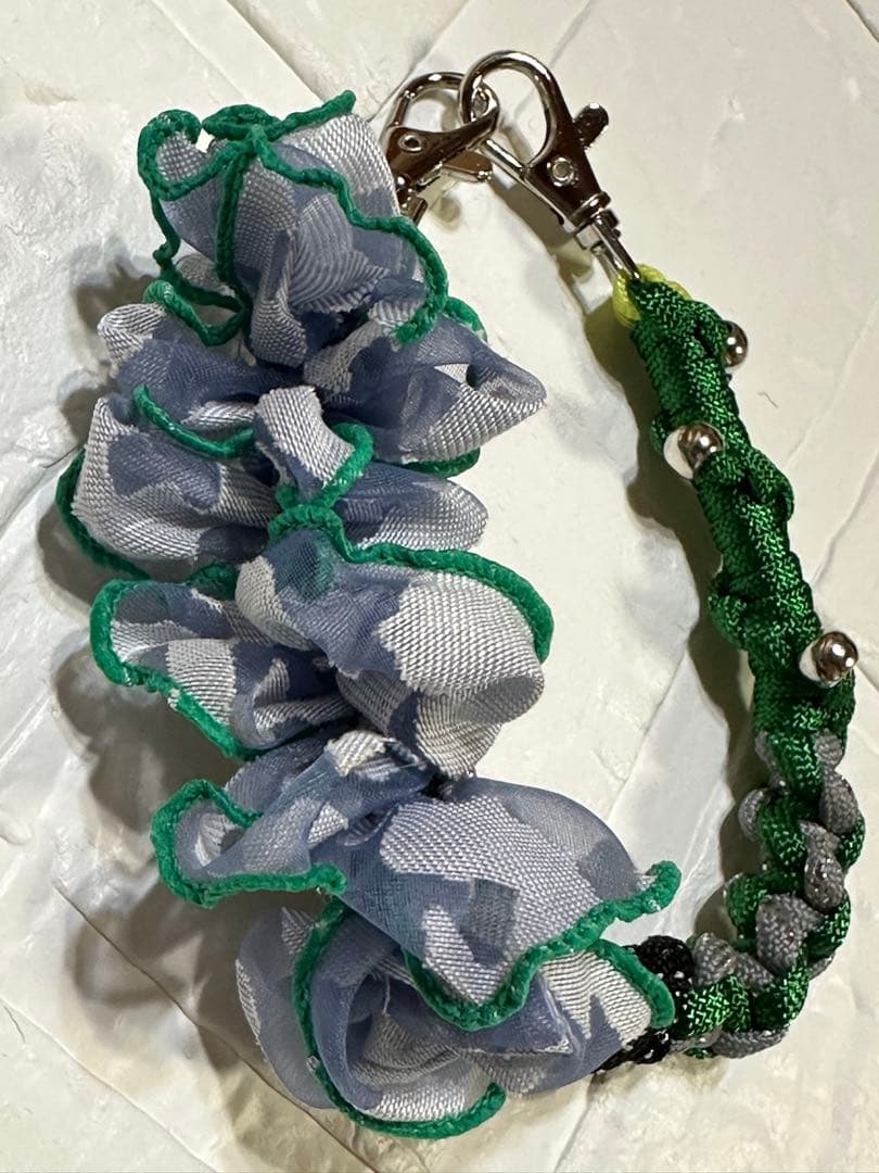 ゆきんこ・*:.ღパラコードスマホストラップ