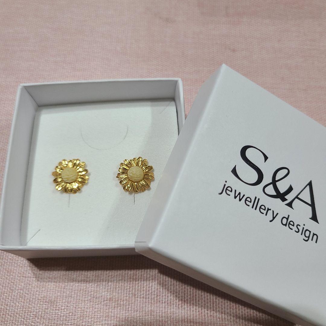 X'masセール！S&A ミルキーアンバー☆ピアス 琥珀 万博ポーランド館