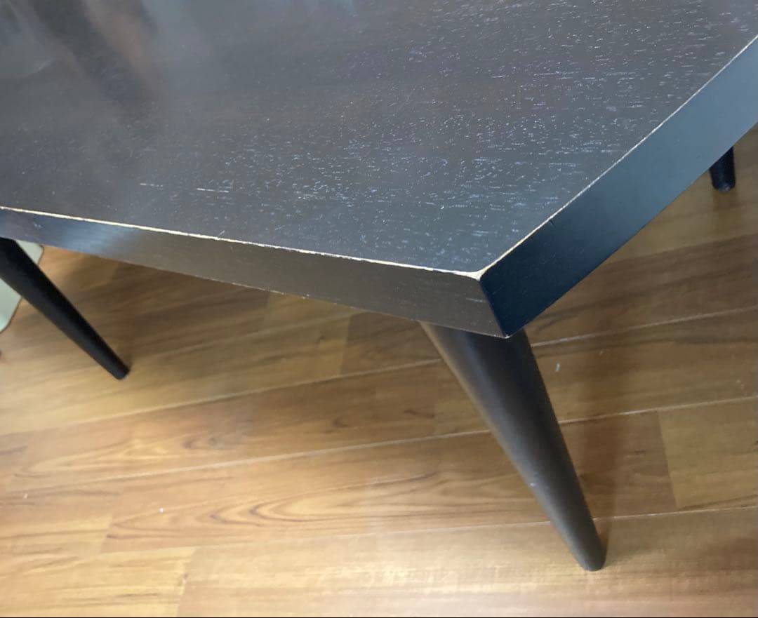 ダイニングテーブル　リビングハウス