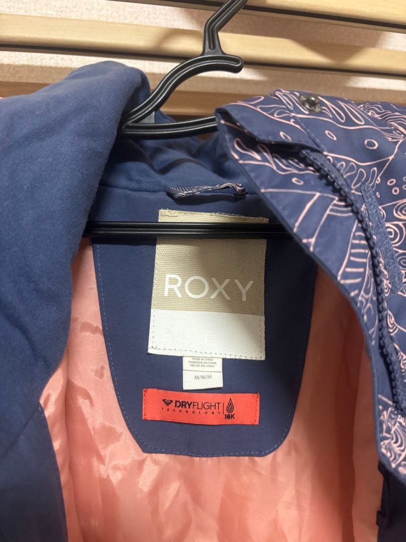 【美品】ROXY スノボウェア　スキーウェア　ロキシー　スノージャケット
