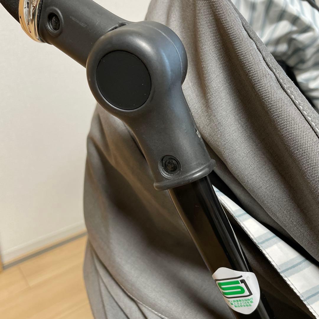 【美品】Combi ベビーカー アンブレッタ　　4キャス エッグショック グレー