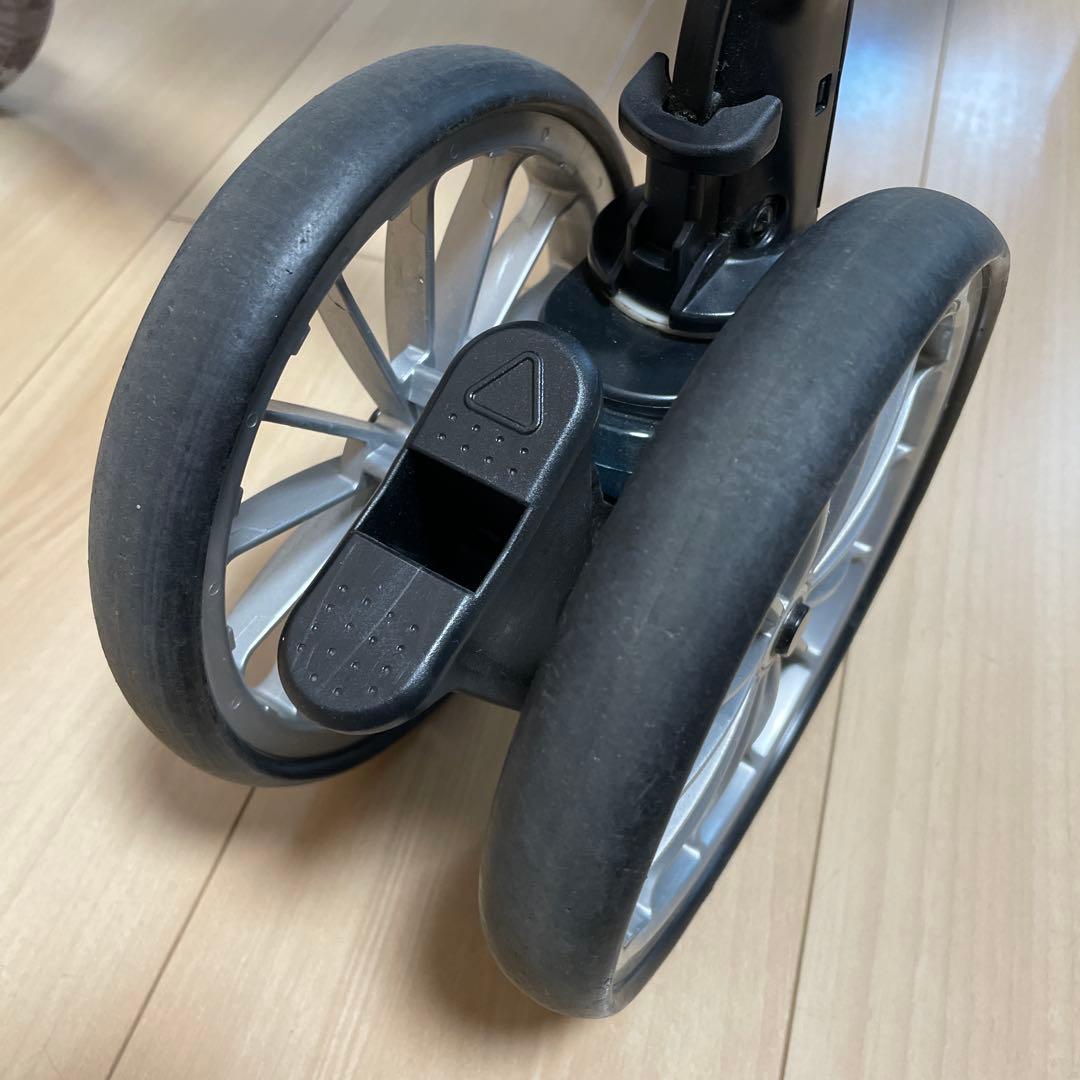 【美品】Combi ベビーカー アンブレッタ　　4キャス エッグショック グレー