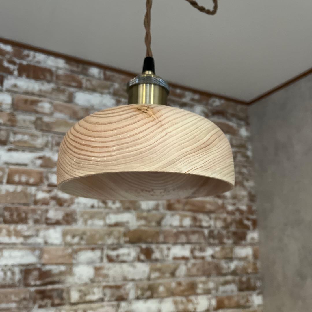 ハンドメイド 桧の木製ペンダントライト／優しい木目／ナチュラル照明