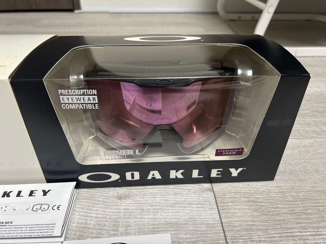 定価50% OAKLEY スノボゴーグル 紫外線カット 男女兼用