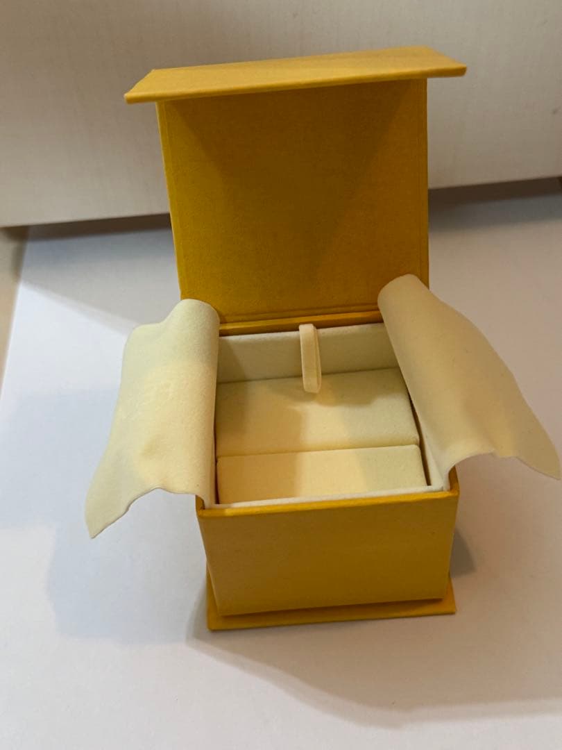 FENDI ゴールドカラー ピアス※注意書き有り※