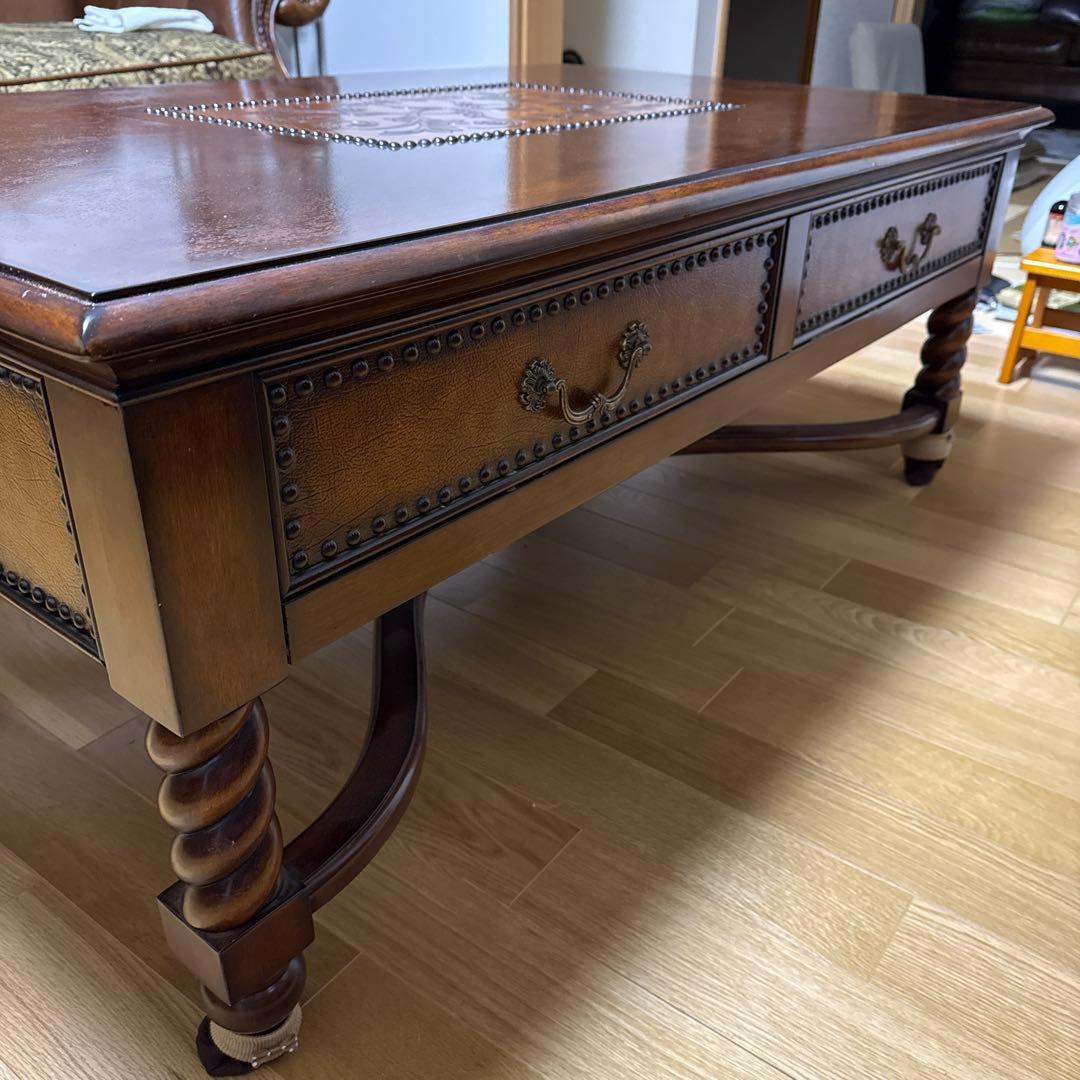 アンティーク調ダークブラウン木製センターテーブル