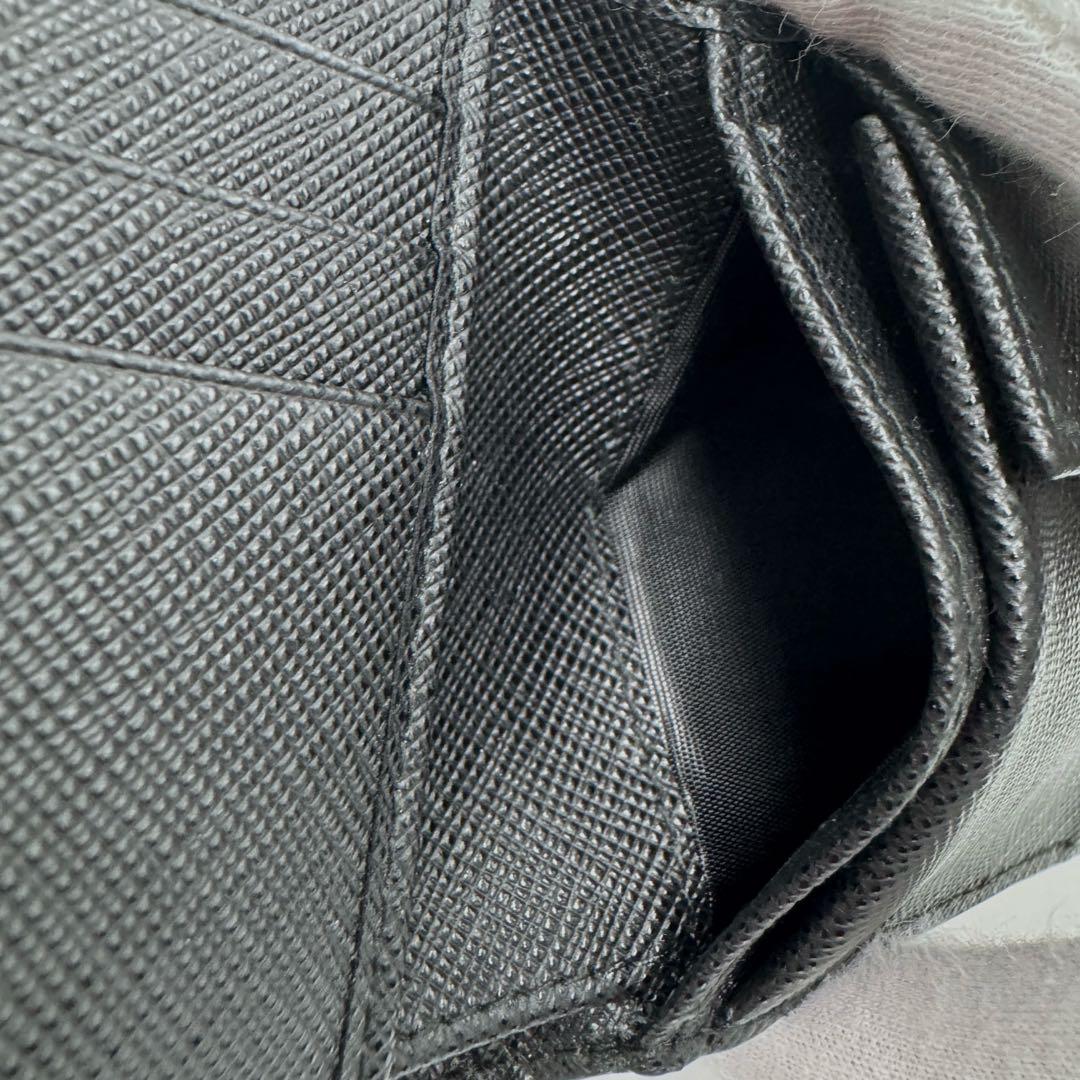 【美品】PRADA プラダ サフィアーノ 二つ折り財布 2M0738 ブラック