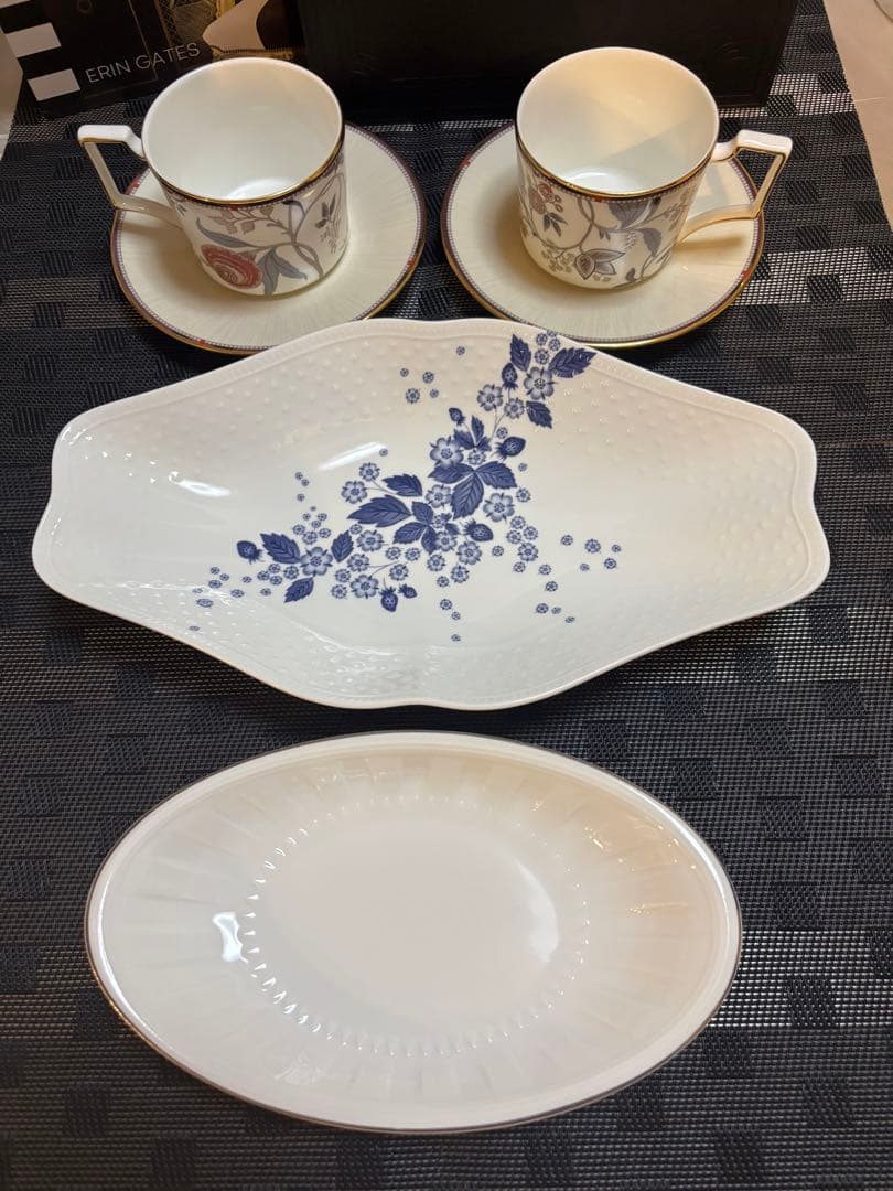 ４点 新品 ウェッジウッド パシュミナ カップ＆ソーサー 大皿 取り皿