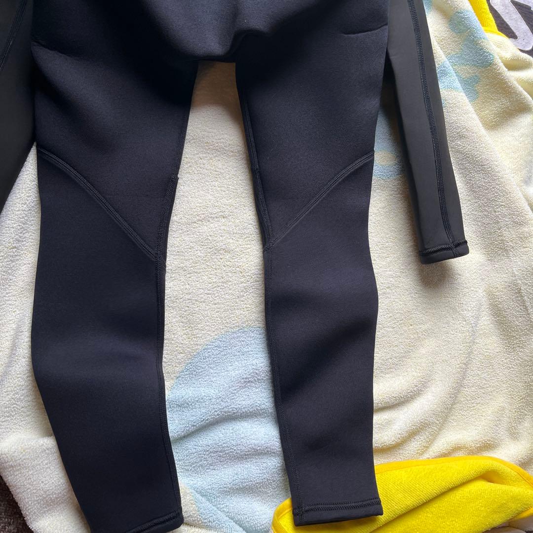 クイックシルバーウエットスーツ　ジュニア用　　140サイズ新品未使用タグ付