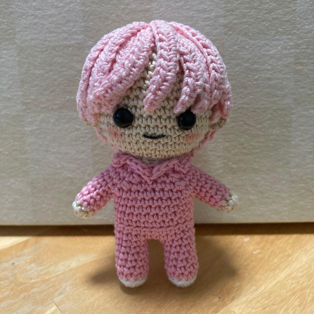 あみぐるみ　ピンクつなぎの男の子(値下げ中)