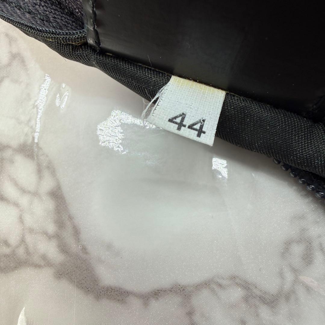 PRADA プラダ ポーチ ボディーバック ナイロン カーキ 三角プレート