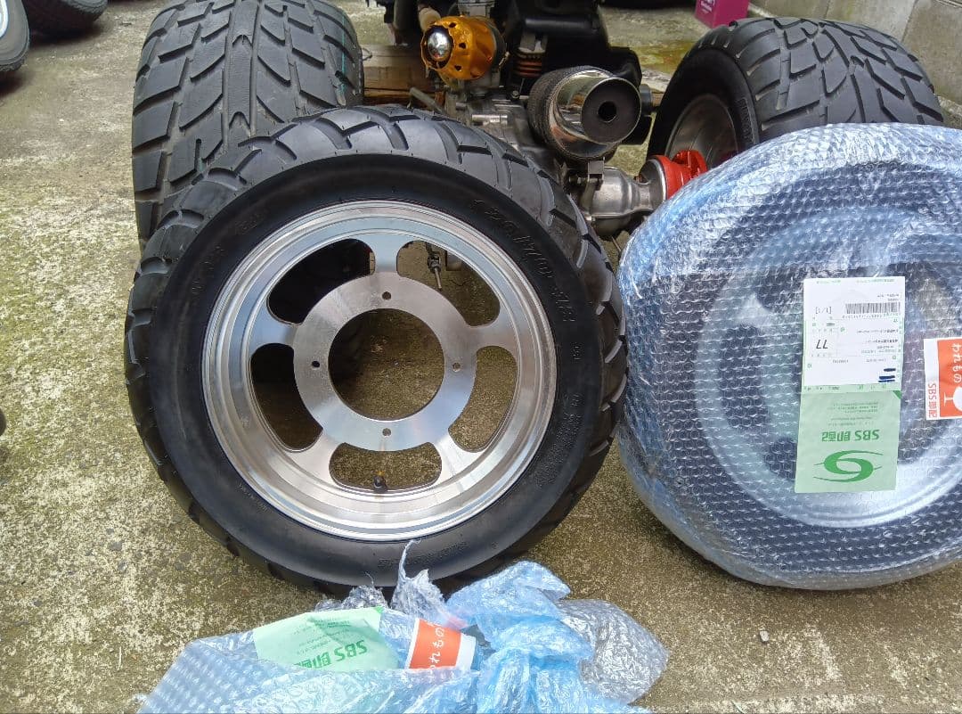 １２インチジャイロキャノピー前タイヤ・ホイール新品