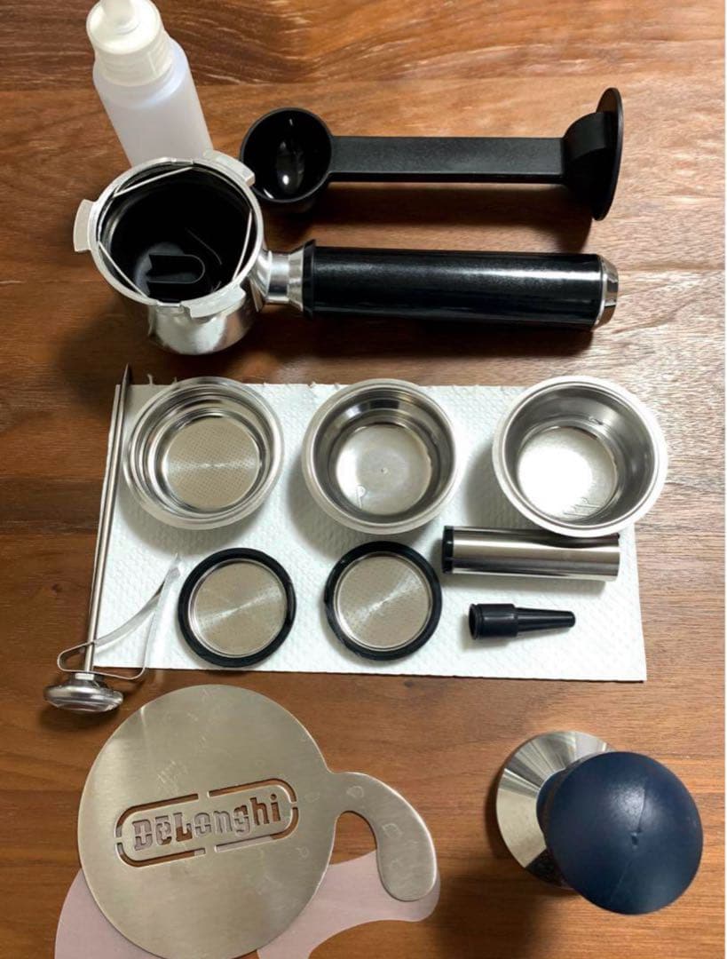 デロンギ　デディカ　エスプレッソ・カプチーノメーカー　EC680