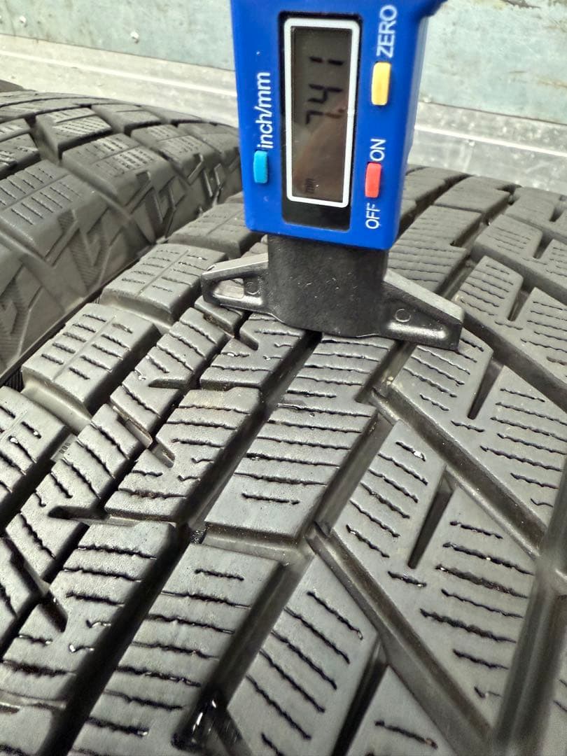 フィアットヨコハマスタッドレス195／65R15 91Q深溝