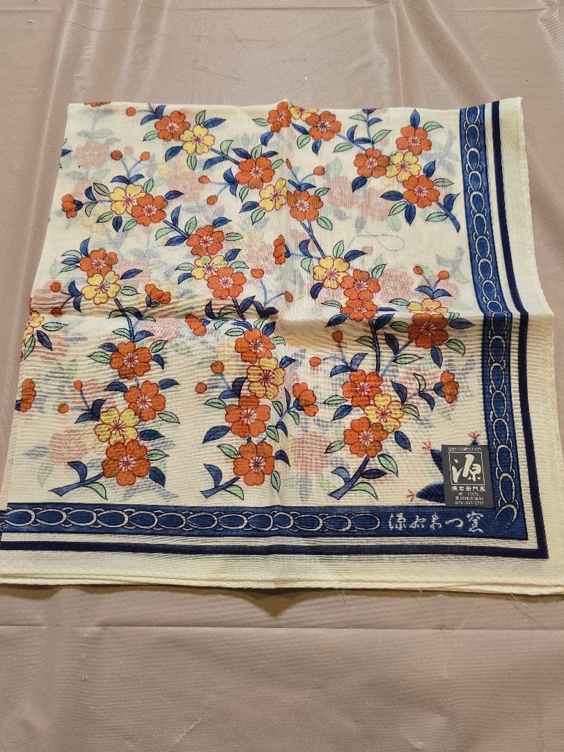 源右衛門窯　セット品　緑彩葡萄絵角皿、ハンカチ、テーブルセンター、