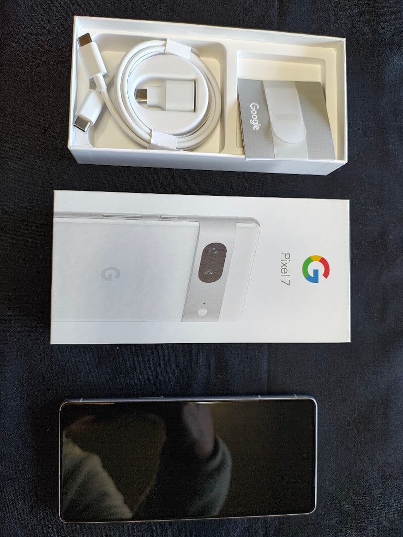 Pixel7　白　ホワイト 128ＧＢ　中古の美品　おまけのケース3個付き
