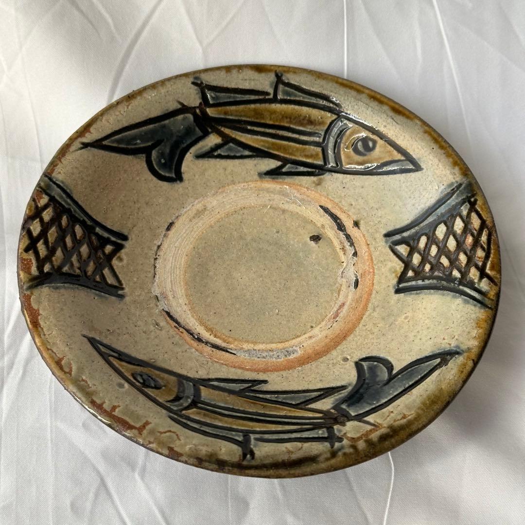 大幅値下げしました！　人間国宝　金城次郎　魚文　中皿