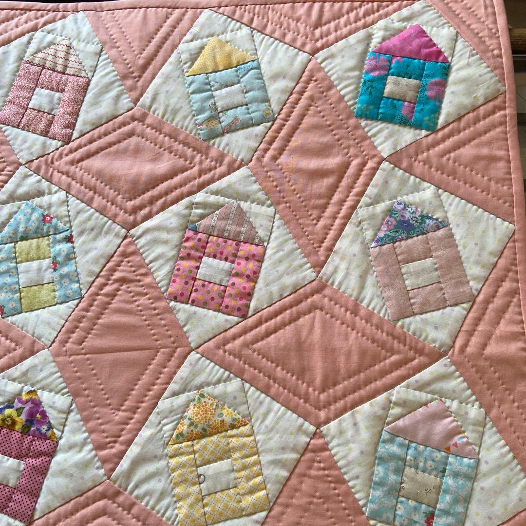 ハンドメイド　ハウスのベビーキルト