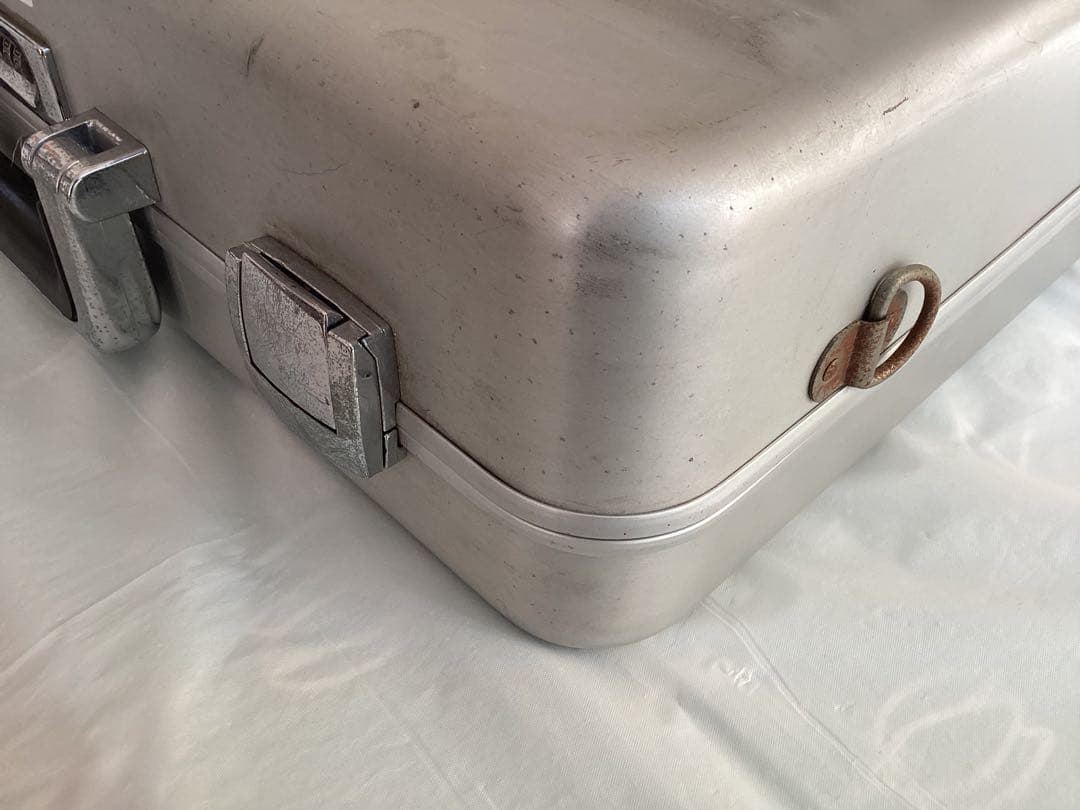 ZERO HALLIBURTON アルミキャリーケース　アタッシュケース　正規品