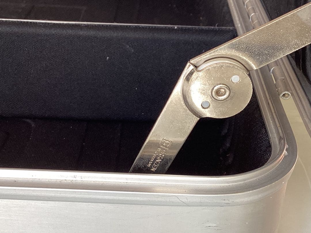 ZERO HALLIBURTON アルミキャリーケース　アタッシュケース　正規品