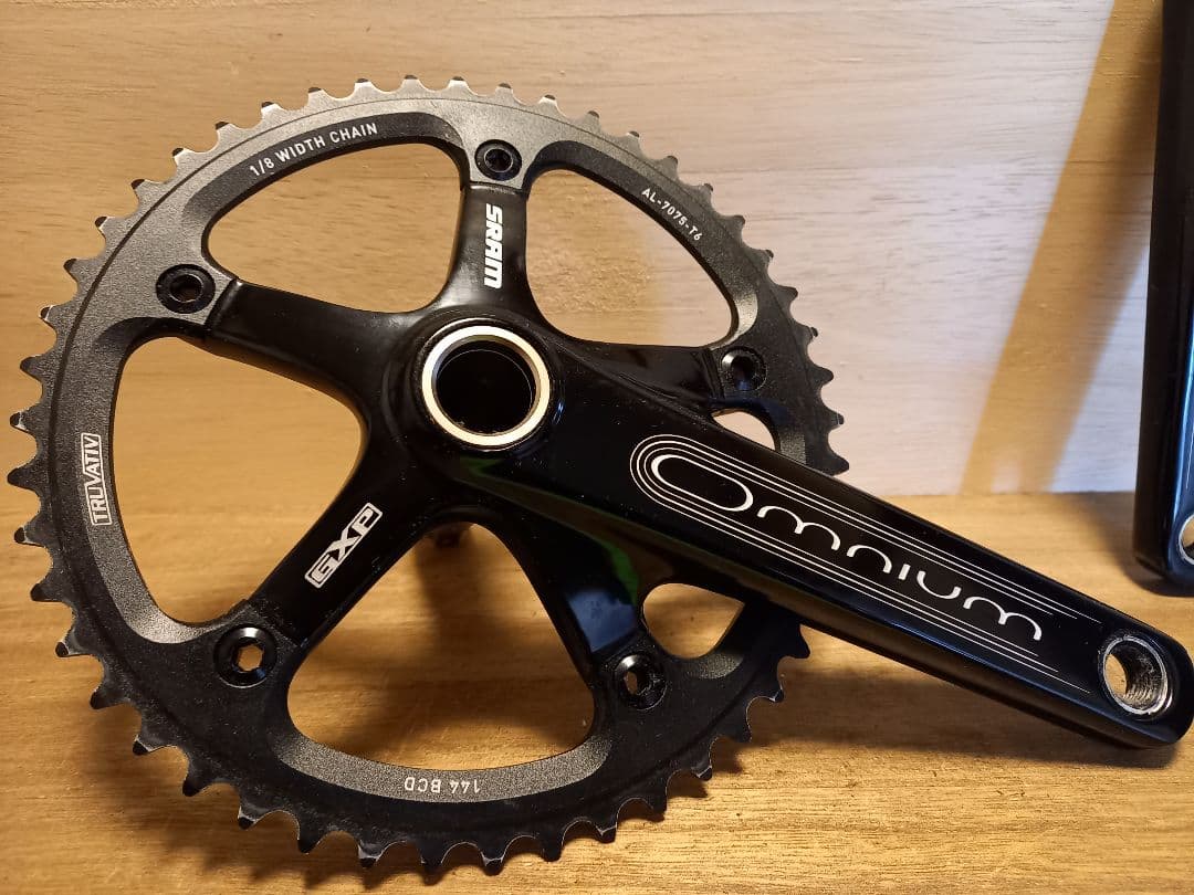 Omunium オムニウム ピスト sugino 75 チネリ