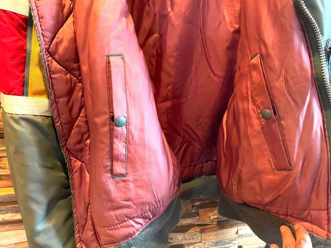 期間限定値下げ‼️AVIREX MA-1 フライトジャケット カラフル